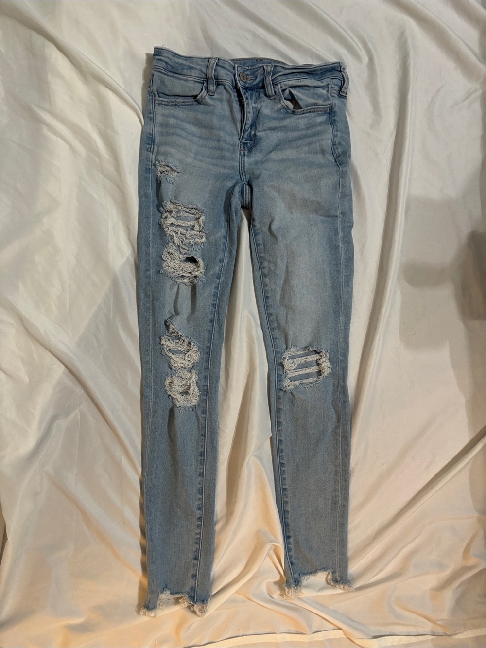 American Eagle Light Blue Distressed Women's Skinny Jeans